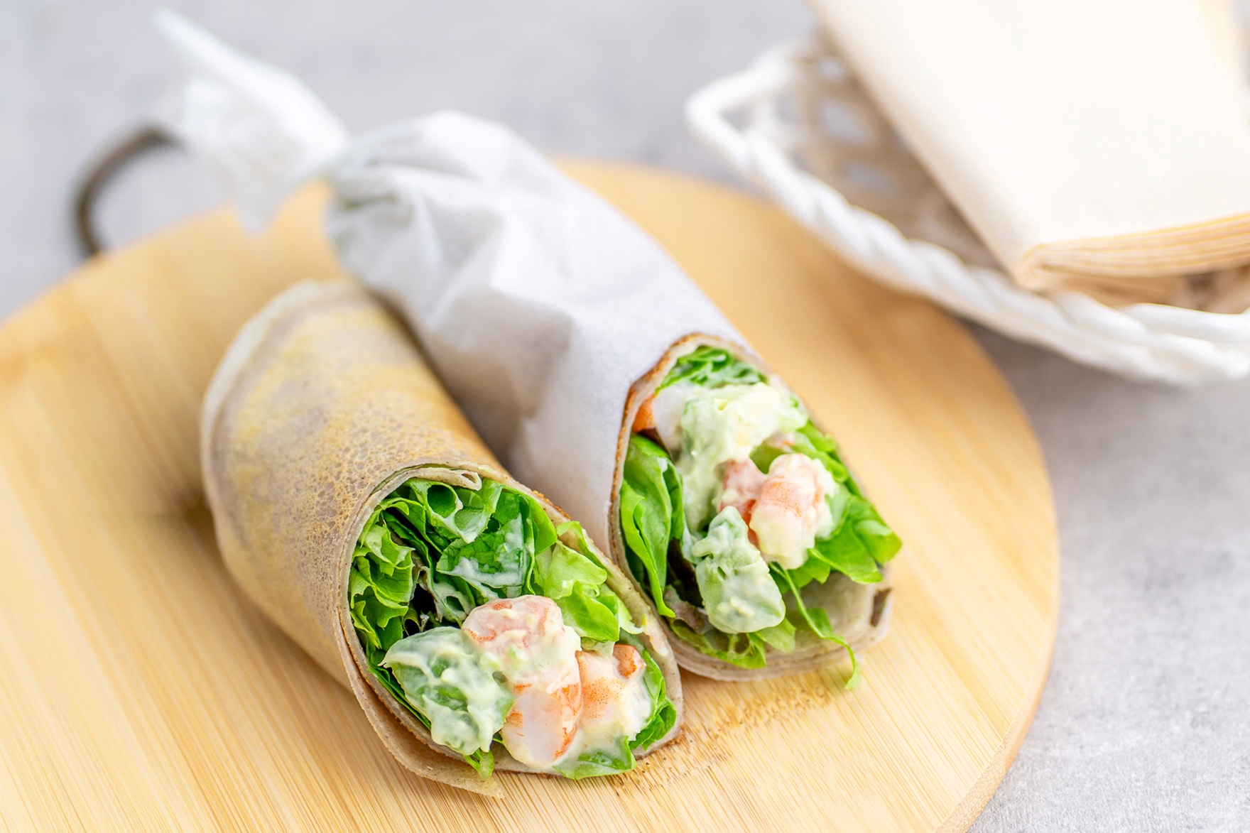 えびとアボカドのラップガレット画像